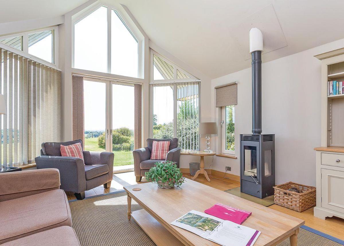 Swandown Lodges Chard Exterior photo