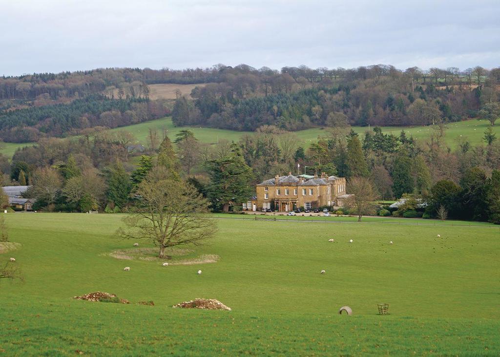 Swandown Lodges Chard Exterior photo